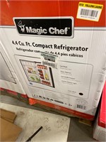 Magic chef 4.4cu compact refrigerator