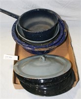 FLAT BOX OF ASSORTED ENAMEL KITCHENWARE