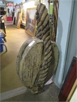 LARGE NAUTICAL PULLEY W/ ROPE 32"