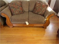 Loverseat with matching pillows