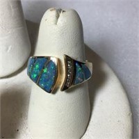 14kt Yellow Gold Ring w/ Opalescent stones