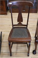 UPHOLSTERED DINING CHAIR