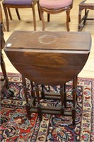 OVAL FOLDING SIDE TABLE 22X32X27