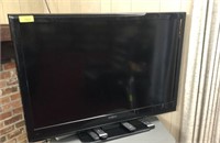 INSGNIA LCD 46” TV WITH STAND