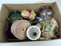 Box of Assorted Vintage Décor