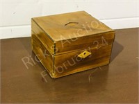 vintage wood lidded box - 7" x 6"