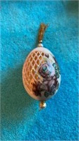 AUTHENTIC EGG SHELL DECORATION WITH ROSES