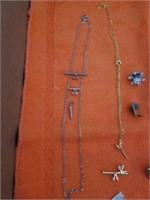 MISCELLANOUS PARTS AND PIECES TO NECKLACES-