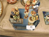 LOT OF VINTAGE HUMMEL FIGURINES