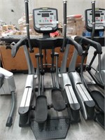 True Fitness XCS 900 Cross Trainer