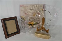 Platter W/ Lead Glass Vase(9") and Picture Light