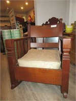 ARTS AND CRAFTS OAK ROCKING CHAIR