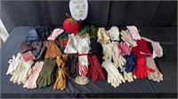 Group of vintage gloves etc BC