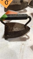 Wapak cast iron iron with handle