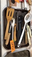 Tray lot of utensils