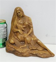 Vieille statue en bois