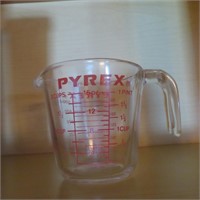 Pyrex 2 Cup Measure
