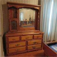 Dresser With Mirror