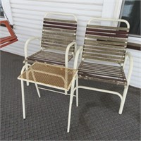 Outdoor Chairs & Side Table