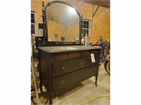 Art deco dresser with mirror