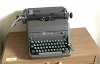 ROYAL TYPE WRITER AND TABLE