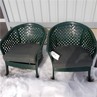2 outdoor chairs - plastic with fabric seat