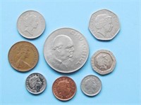 CHURCHILL ONE-CROWN COIN plus 7 various coins