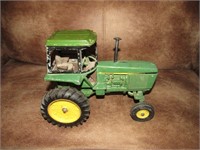 JOHN DEERE 40 SERIES TOY TRACTOR 1/16 4440