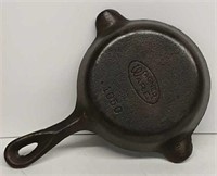 Wagner ware #1050 Iron Skillet Ashtray