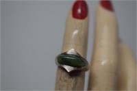 Sterling Silver Ring w/ Jade Stone  Size 5-1/2