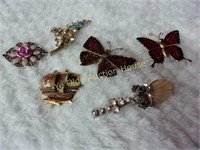 Group of Ladies Pins and Brooches