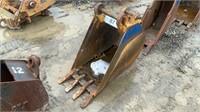 18" Backhoe Bucket With Teeth