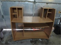 Desk 43 x 47 x 17.5