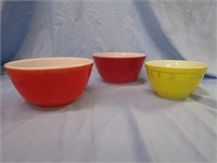 3pcs Pyrex Mixing Bowls Orange Has 7" Diameter