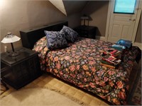 queen bedroom suit with end tables and lamps