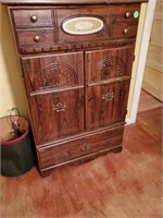 NICE WARDROBE DRESSER