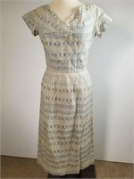 1950s Carlye embroidered dress