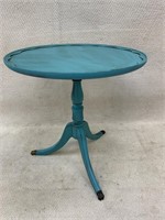 Painted Piecrust Table - 26in Round