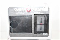 SWISS GEAR WALLET WITH REMOVABLE ID CARD CASE