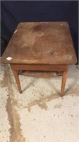 Wood end table w drawer