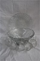 Punch bowl, ladle with 8 cups and 15" serving