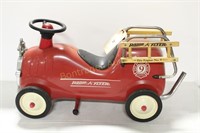 RADIO FLYER SIT AND RIDE (FIRE ENGINE NO. 9)