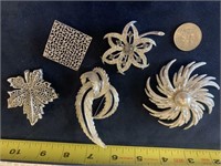 Lot of 5 vintage Sarah Coventry Brooch’s