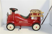 RADIO FLYER SIT AND RIDE (FIRE ENGINE NO. 9)