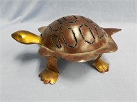 Tealight candle holder in the shape of a turtle, a