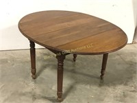 Antique walnut dropleaf table