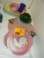 JACKSON CHINA PINK ROOSTER PLATE, BORDALLO