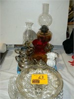 2 OIL LAMPS, TEASET, AMBERINA GLASS VASE, FENTON