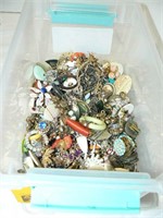 PLASTIC BOX COSTUME JEWELRY (MOSTLY CLIP-ON
