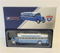 Iconic Replica 1:50 - Greyhound Bus Line in Box